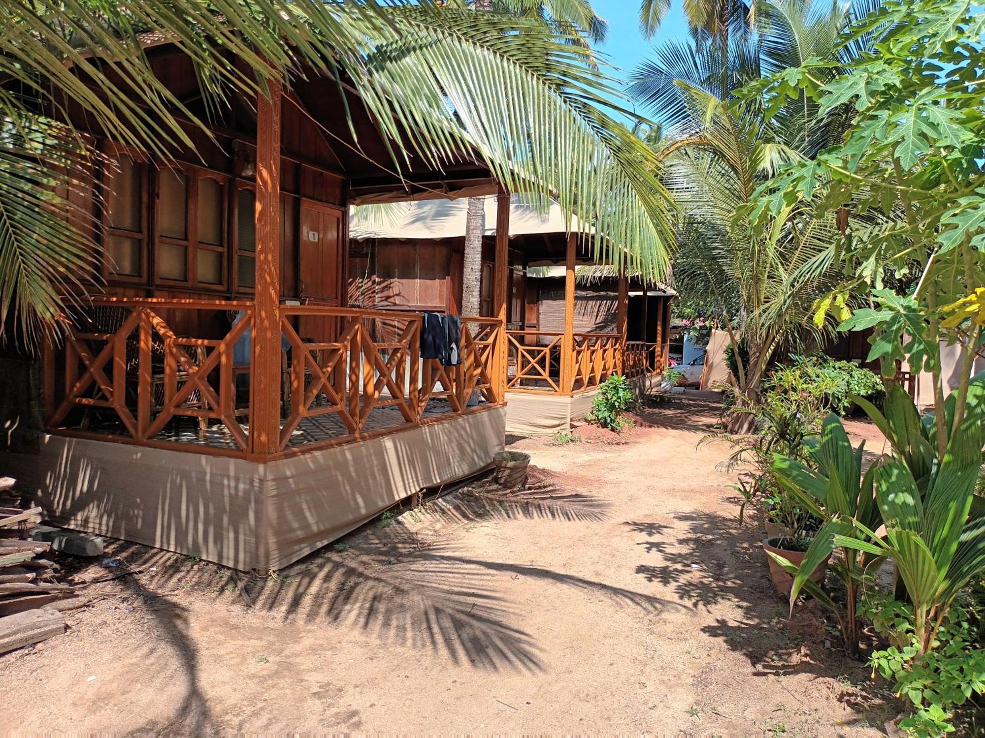 Big Fish Hotell Canacona Exteriör bild